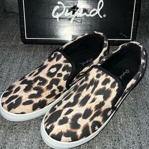 Pink Lily women’s size 9 leopard shoes